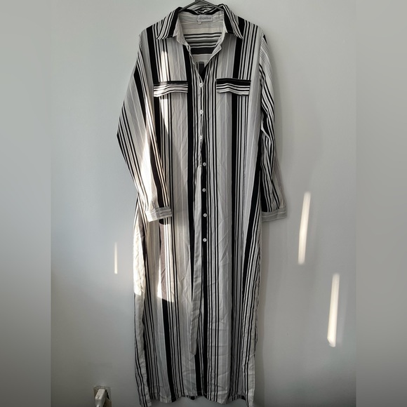 Striped maxi dress with belt. - Picture 5 of 6